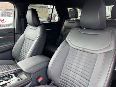 New 2026 Ford Explorer ST-Line AWD/4WD image 9