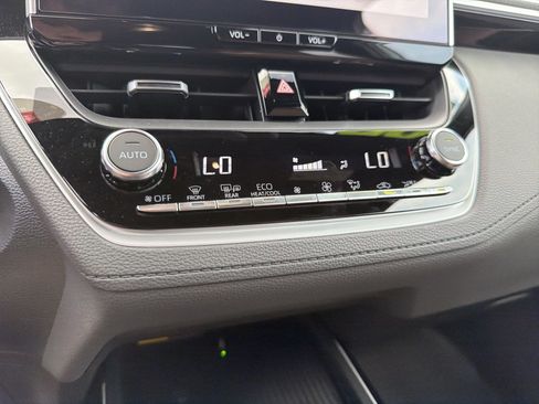 Certified 2026 Toyota Corolla Cross XLE w/ Convenience Package FWD image 8
