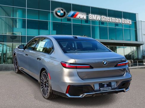 New 2026 BMW 740i w/ Premium Package RWD image 6