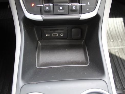 Used 2022 GMC Terrain SLE w/ Driver Convenience Package FWD image 28