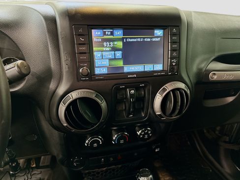 Used 2017 Jeep Wrangler Unlimited Sport AWD/4WD image 26
