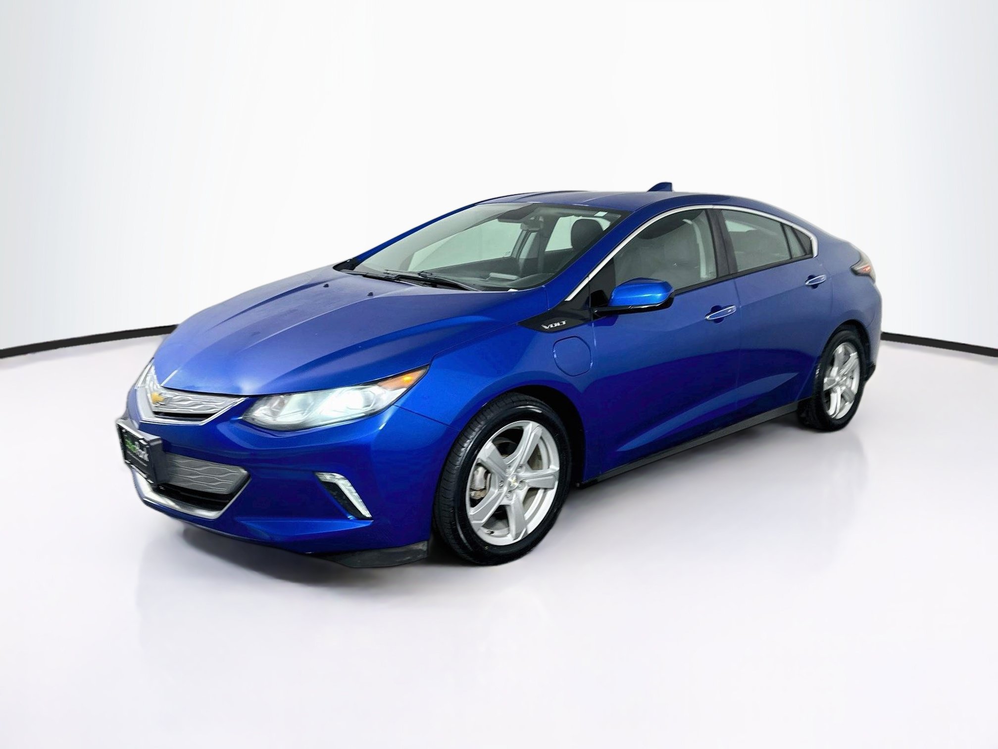 Used 2017 Chevrolet Volt LT w/ Comfort Package FWD image 3