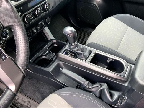 Used 2022 Toyota Tacoma TRD Sport w/ Technology Package AWD/4WD image 16