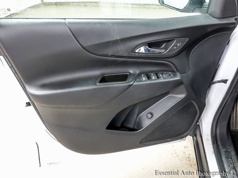 Used 2023 Chevrolet Equinox LT image 18