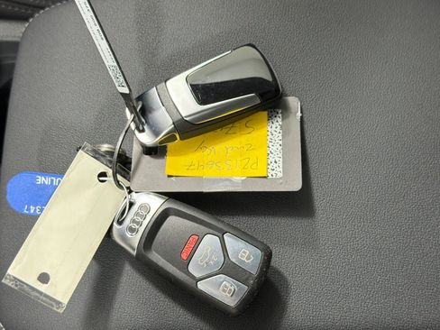 Used 2023 Audi Q5 2.0T Premium w/ Convenience Package image 24