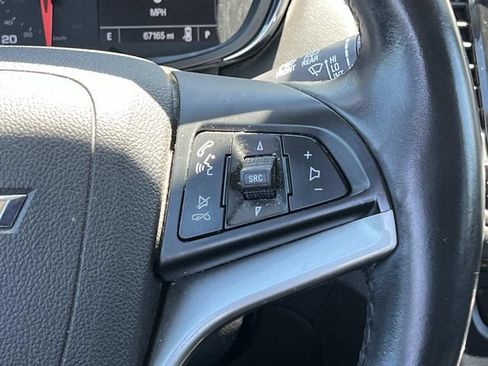 Used 2019 Chevrolet Trax LT w/ Driver Confidence Package FWD image 17