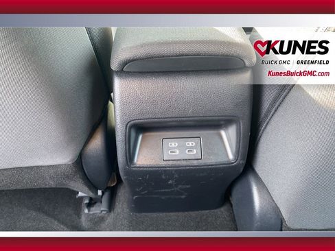 Used 2025 Toyota Corolla LE image 34