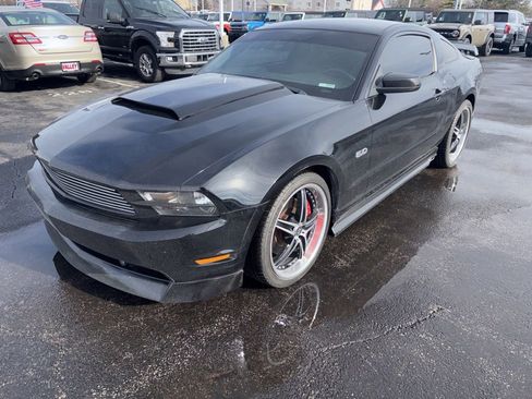 Used 2012 Ford Mustang GT image 2