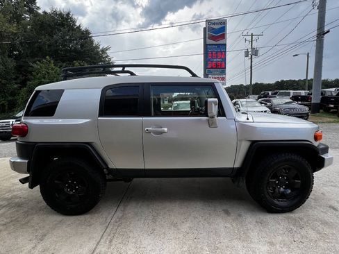 Used 2007 Toyota FJ Cruiser 4WD image 7