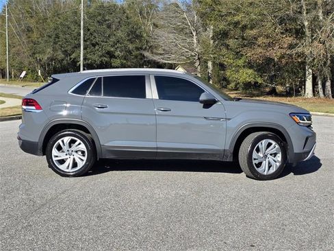 Used 2020 Volkswagen Atlas Cross Sport SEL image 38