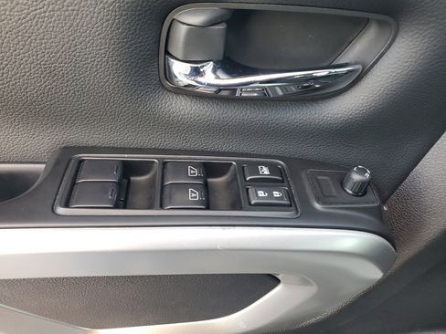 Certified 2024 Nissan Titan SV w/ SV Convenience Package image 26