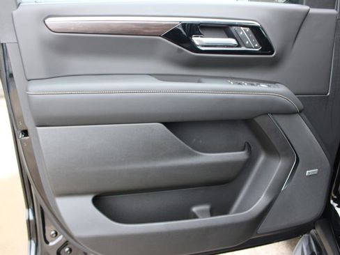 New 2026 Chevrolet Tahoe Premier image 17