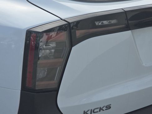New 2026 Nissan Kicks SV w/ SV Premium Package FWD image 32