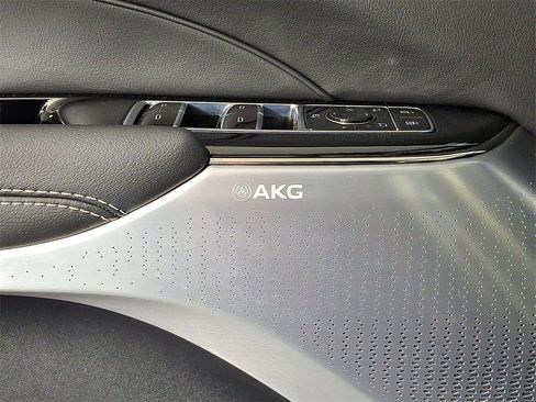 Used 2025 Cadillac Lyriq Sport image 27