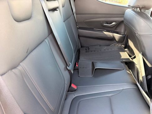 Used 2025 Hyundai Santa Cruz SEL FWD image 13