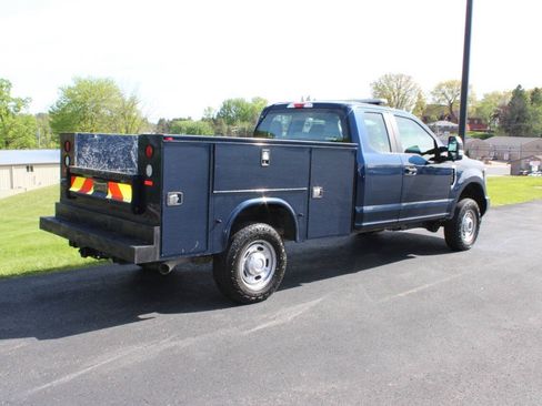 Used 2019 Ford F250 XL w/ Power Equipment Group AWD/4WD image 4
