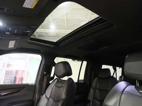 Used 2020 Cadillac Escalade ESV Platinum image 37