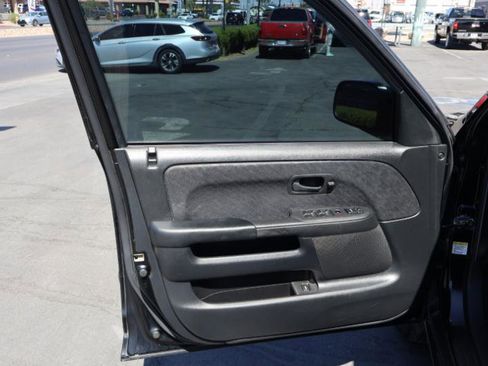 Used 2005 Honda CR-V LX image 13