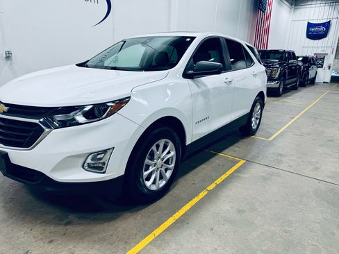 Used 2020 Chevrolet Equinox LS w/ LS Convenience Package image 19