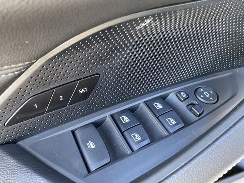 Used 2023 BMW M440i Convertible w/ Premium Package image 19