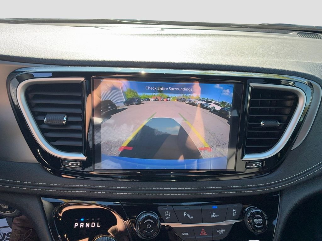 New 2027 Chrysler Pacifica Select FWD image 14