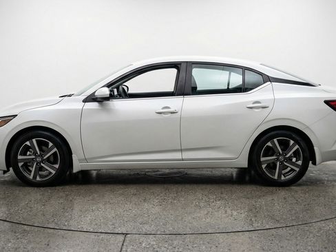 Used 2025 Nissan Sentra SV FWD image 5
