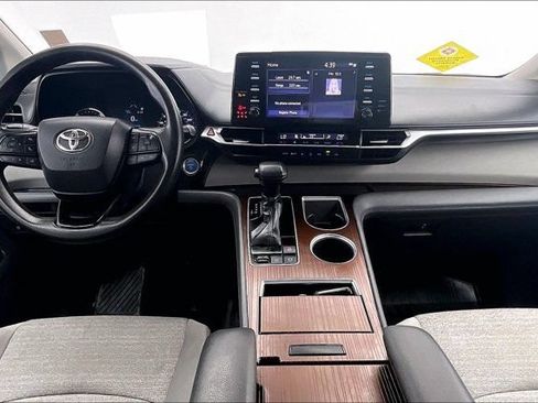 Used 2022 Toyota Sienna LE AWD/4WD image 15