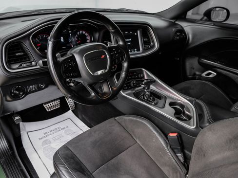 Used 2022 Dodge Challenger GT w/ Plus Package image 8