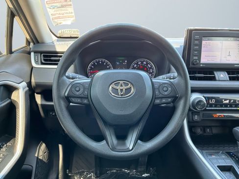 Used 2021 Toyota RAV4 XLE FWD image 11