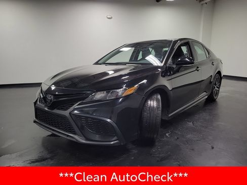 Used 2023 Toyota Camry SE w/ Convenience Package FWD image 4