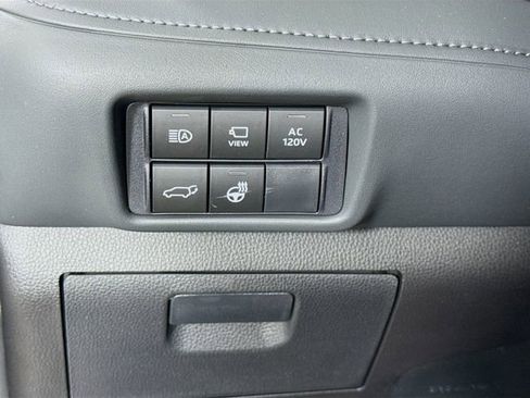 New 2026 Toyota Highlander Platinum image 20