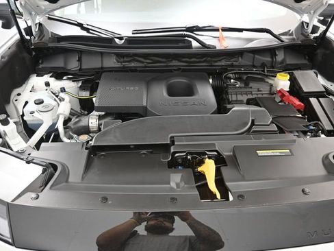 Certified 2025 Nissan Murano SV image 13