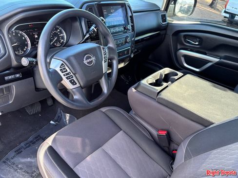Used 2023 Nissan Titan SV AWD/4WD image 19