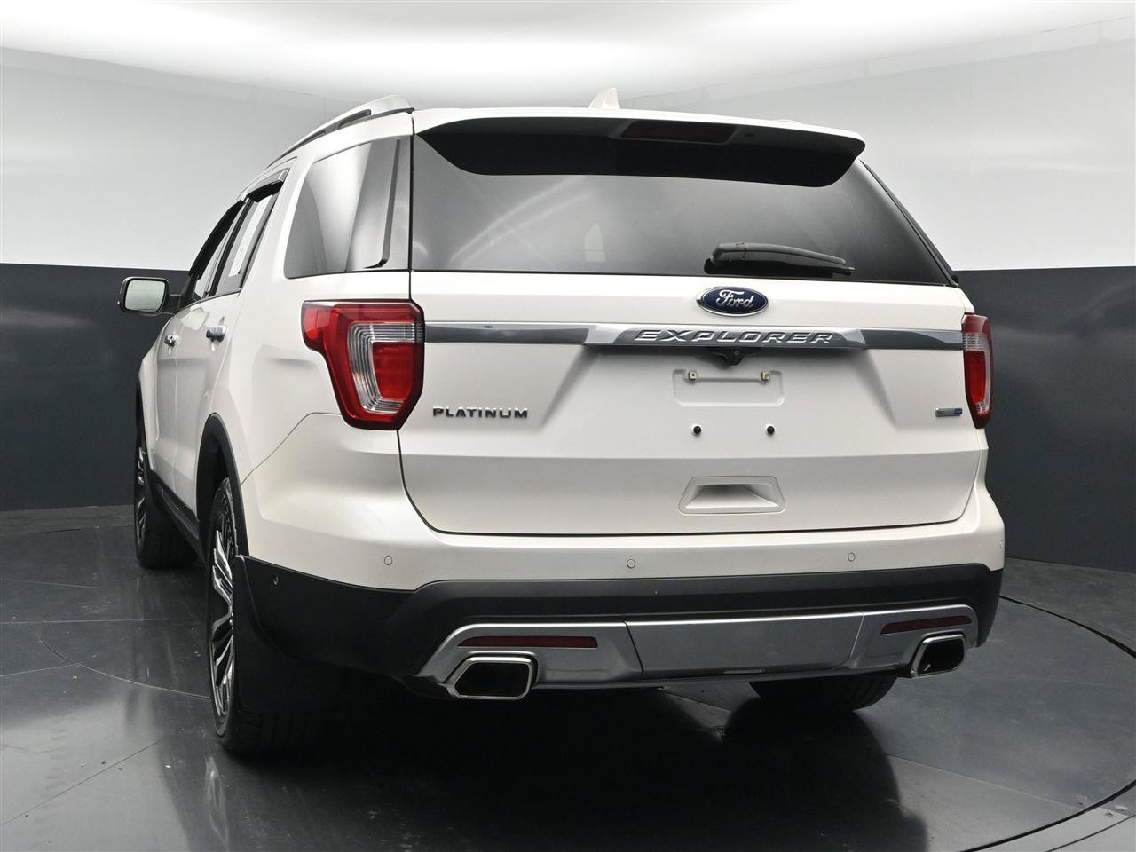 Used 2017 Ford Explorer Platinum AWD/4WD image 7