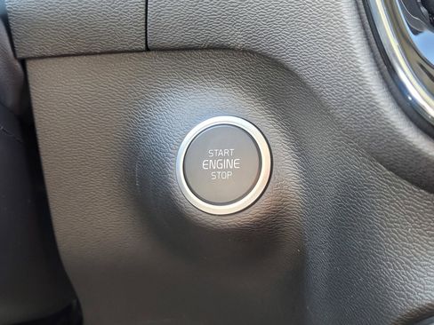 Certified 2023 Volvo XC40 B5 Plus w/ Protection Package Premier image 22