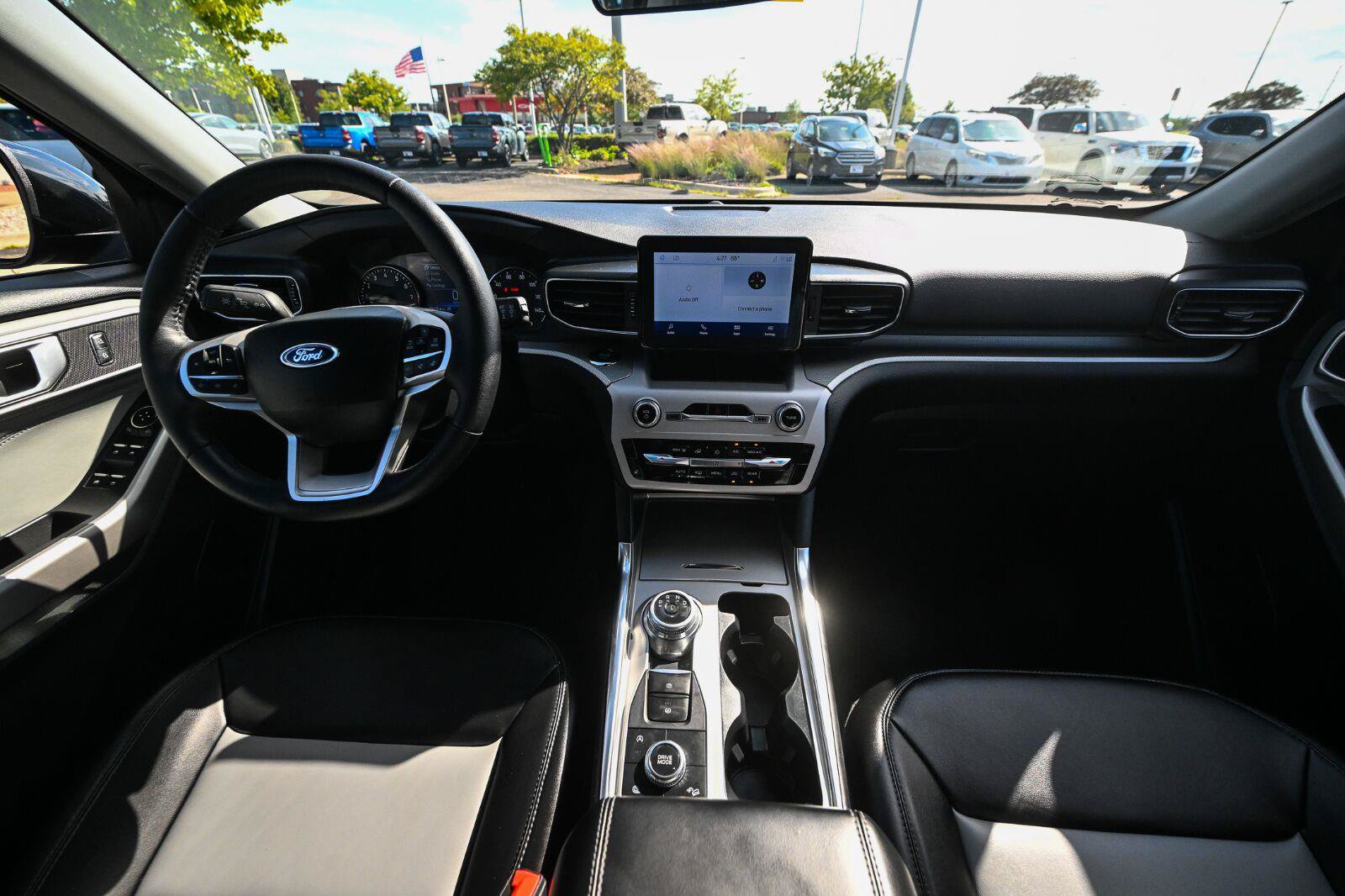 Certified 2024 Ford Explorer XLT AWD/4WD image 32