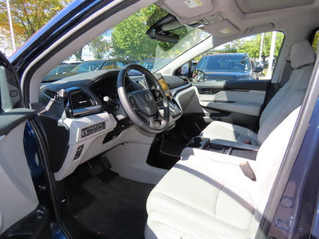 Used 2024 Honda Odyssey Touring image 2