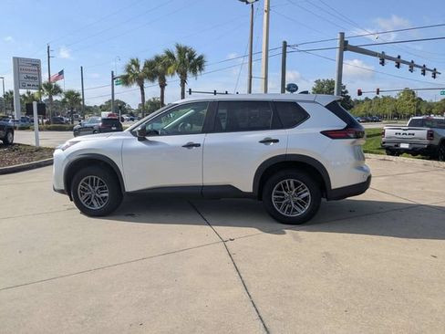 Used 2024 Nissan Rogue S AWD/4WD image 6