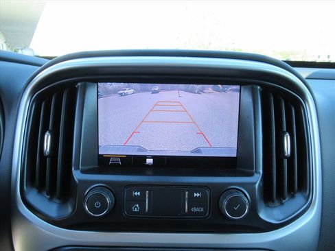 Used 2020 Chevrolet Colorado LT w/ LT Convenience Package image 24