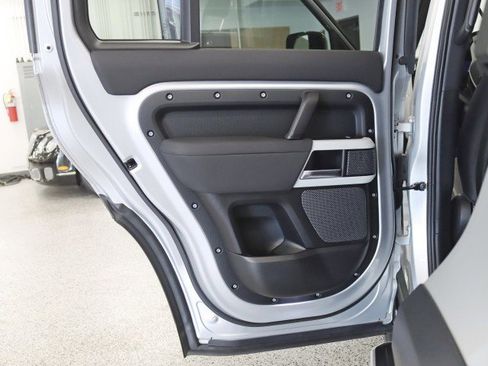 Used 2020 Land Rover Defender 110 First Edition image 38