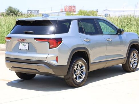 New 2026 GMC Terrain Elevation w/ Technology Package II FWD image 8