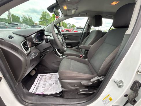 Used 2017 Chevrolet Trax LS FWD image 16