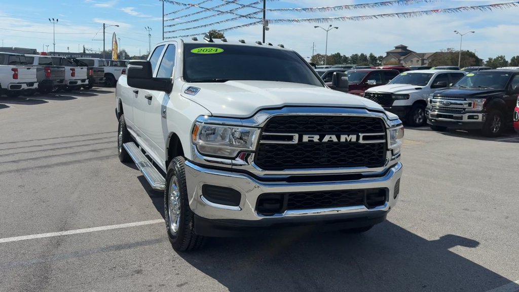 Used 2024 RAM 2500 Tradesman w/ Chrome Appearance Group AWD/4WD image 9