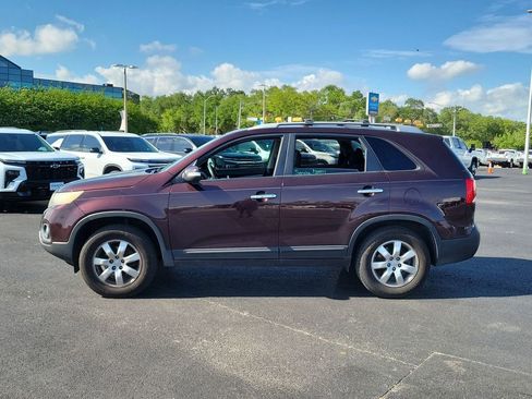 Used 2011 Kia Sorento LX w/ Convenience Pkg FWD image 3