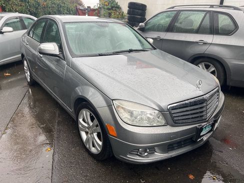 Used 2008 Mercedes-Benz C 300 Sedan image 3
