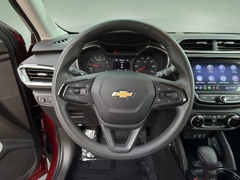 Used 2023 Chevrolet TrailBlazer LT w/ Convenience Package AWD/4WD image 12