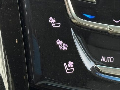 Used 2019 Cadillac Escalade Premium Luxury image 17