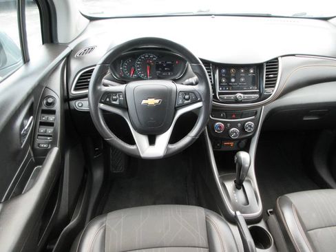 Used 2019 Chevrolet Trax LT w/ LT Convenience Package FWD image 15