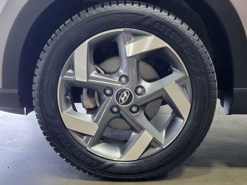 Used 2023 Hyundai Venue SEL w/ Cargo Package FWD image 9