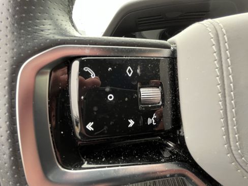 Certified 2023 Land Rover Range Rover Evoque R-Dynamic SE image 19